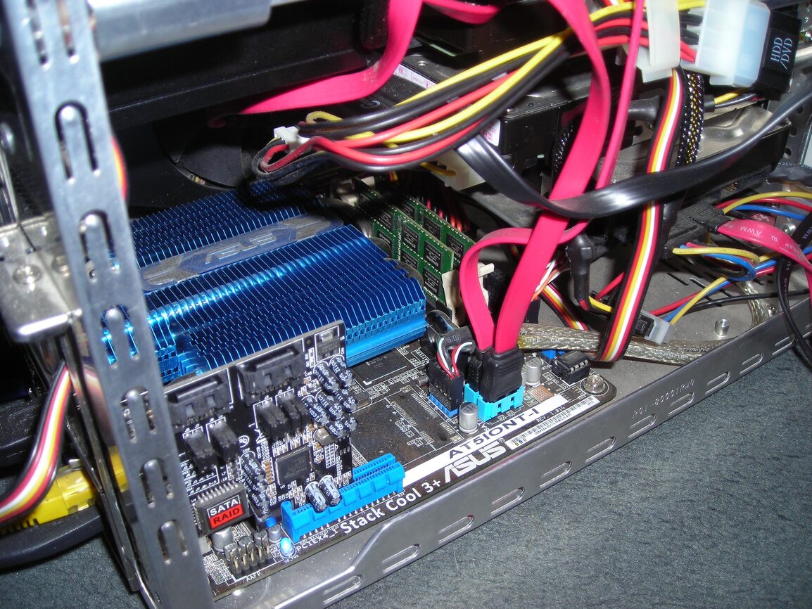 Featured image of post NAS/MediaCenter : Do It (the hardware part) Yourself!