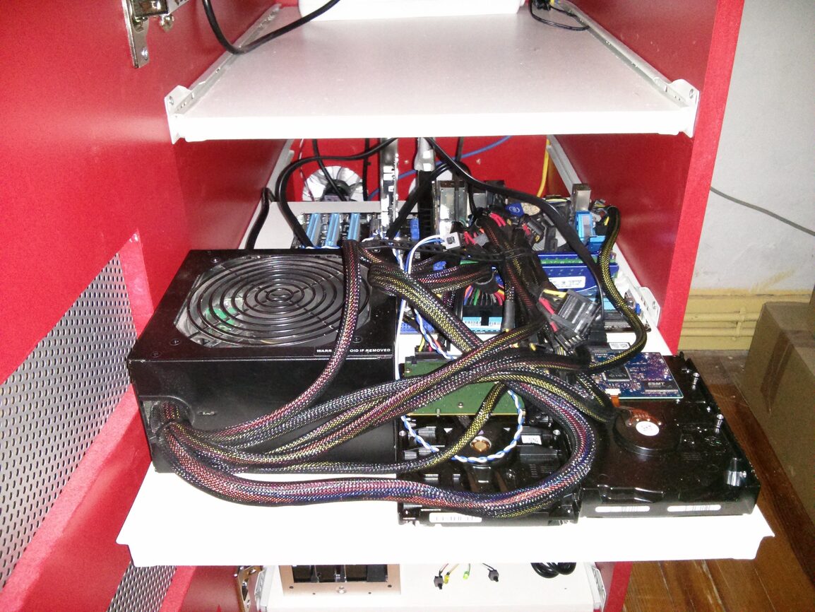 Cable management WTF! Need modular!
